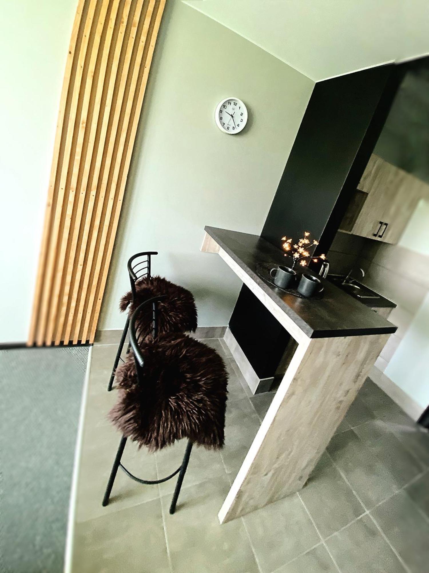 Apartment Belvederska 4 *